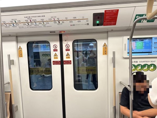 广证策略 今天晚高峰18号线列车部分车门故障 所幸未影响运营